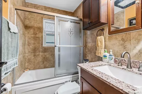 Bath - 181 Beech St, Valley Stream, NY 11580 photo 1 of 1