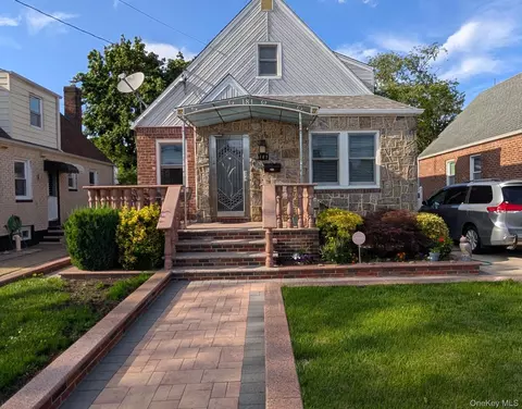 181 Beech St, Valley Stream, NY 11580