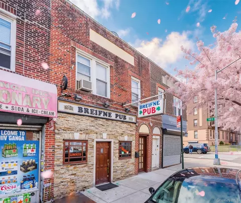16904 Crocheron Ave, Flushing, NY 11358