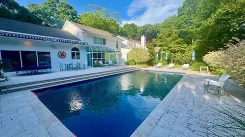 9 Plume Grass Way, Westhampton, NY 11977