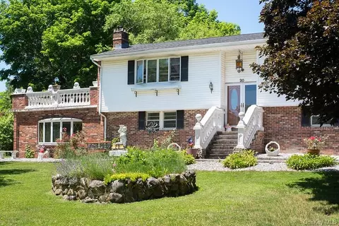 20 Craig Ln, Dover, NY 12522
