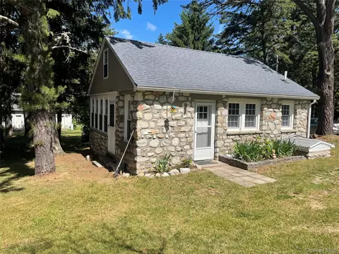 92 Stein Rd #4, Shawangunk, NY 12566