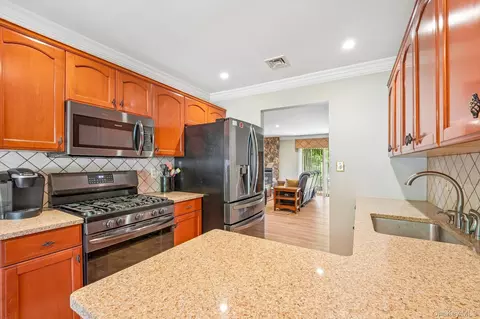 Kitchen - 174 Eagleton Dr, Monroe, NY 10950 photo 2 of 4