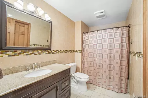 Bath - 174 Eagleton Dr, Monroe, NY 10950 photo 3 of 3