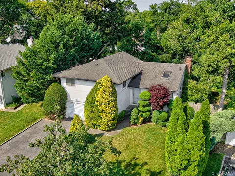 106 Westbury Ave, Plainview, NY 11803