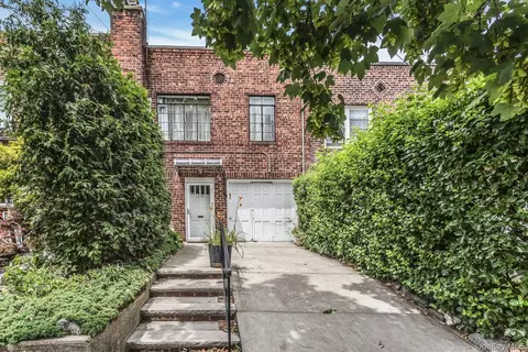 1208 152nd St, New York, NY 11357