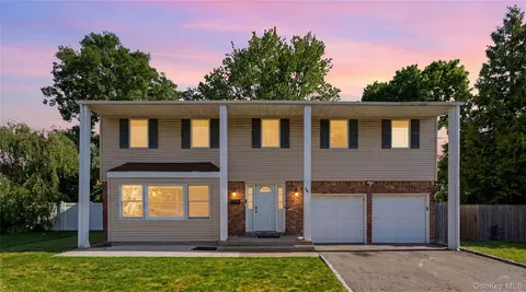 308 S Oyster Bay Rd #A, Syosset, NY 11791