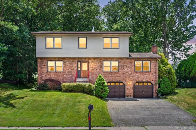 33 Winchester Dr, Monroe, NY 10950