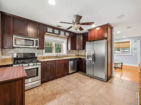 2 Hempstead Ln, Ramapo, NY 10977 photo 15