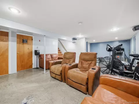2 Hempstead Ln, Ramapo, NY 10977 photo 32