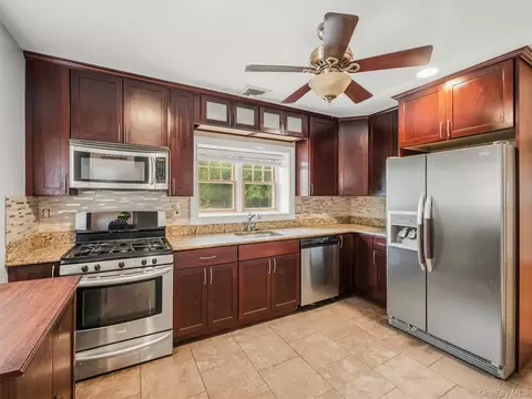 2 Hempstead Ln, Ramapo, NY 10977 photo 14