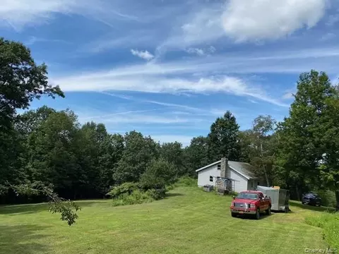 Mile High Road, Taghkanic, NY 12523