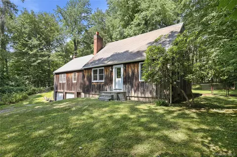 9 Stewart Rd, Lewisboro, NY 10590