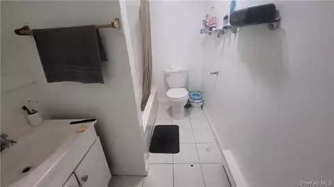 Entry Way - 67 Academy St, Poughkeepsie, NY 12601 photo 7 of 10