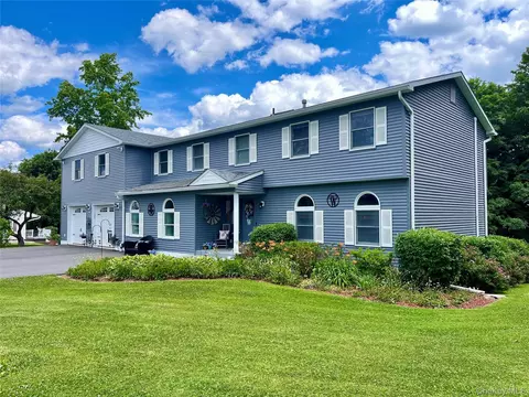 334 Greeves Rd, Wawayanda, NY 10958