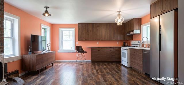 29 Parsons Ln, Middletown, NY 10940