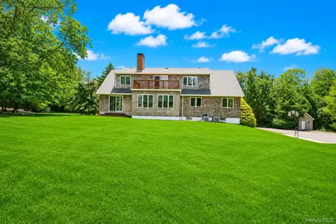 96 Tuthills Ln, Riverhead, NY 11901