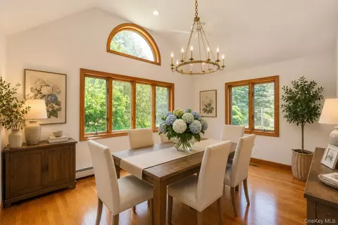 96 Tuthills Ln, Riverhead, NY 11901