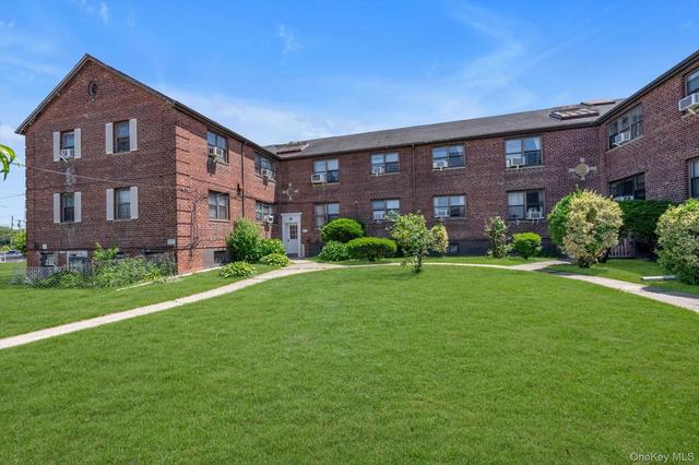 20106 Rocky Hill Rd #6G2, Bayside, NY 11361