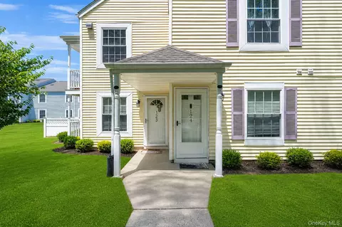 124 Fairview Cir, Middle Island, NY 11953