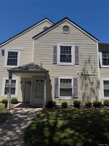 124 Fairview Cir, Middle Island, NY 11953