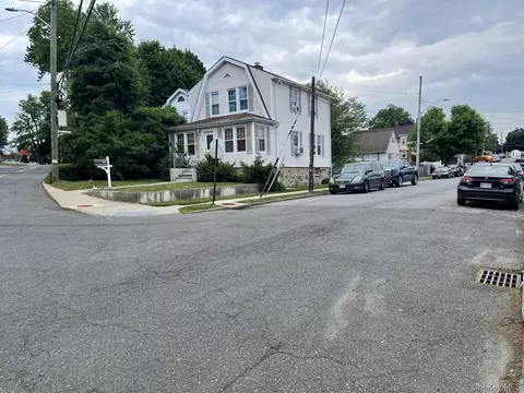 507 Mile Square Rd, Yonkers, NY 10701