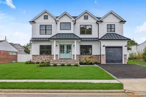 23 Garden Cir, Syosset, NY 11791