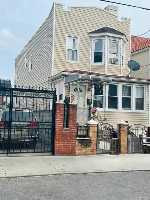 9812 38th Ave, New York, NY 11368