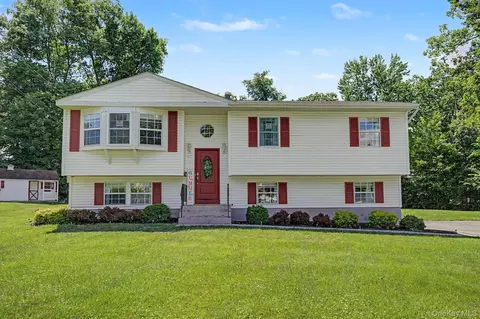 27 Rose Hill Park, Cornwall, NY 12518