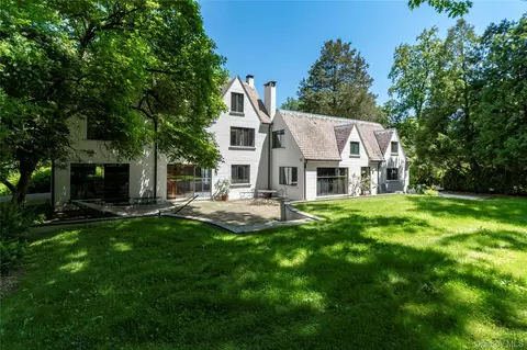 164 S Mountain Rd, Clarkstown, NY 10956