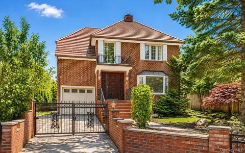 152 Whitson St, Forest Hills, NY 11375