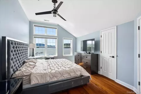 Bedroom - 225 Waterside Close, Peekskill, NY 10566 photo 1 of 5