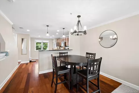 Dining - 225 Waterside Close, Peekskill, NY 10566 photo 2 of 4