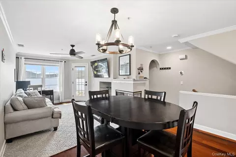 Dining - 225 Waterside Close, Peekskill, NY 10566 photo 1 of 4
