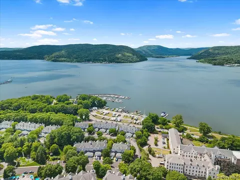 View/Area - 225 Waterside Close, Peekskill, NY 10566 photo 2 of 6