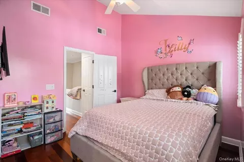 Bedroom - 225 Waterside Close, Peekskill, NY 10566 photo 4 of 5