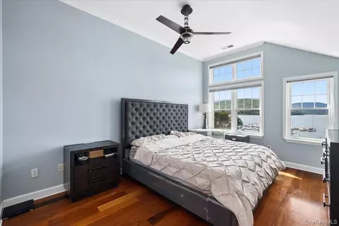 Bedroom - 225 Waterside Close, Peekskill, NY 10566 photo 2 of 5