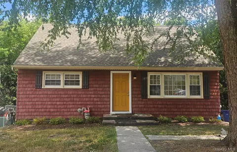 24 Mountain Ave, Middletown, NY 10940