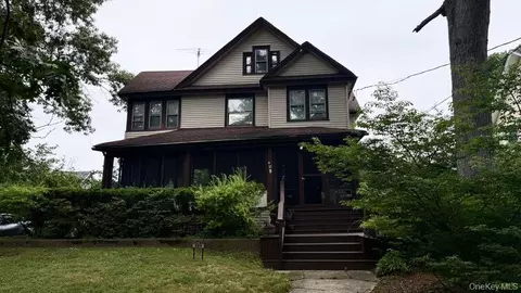 254 Hempstead Ave, Rockville Centre, NY 11570