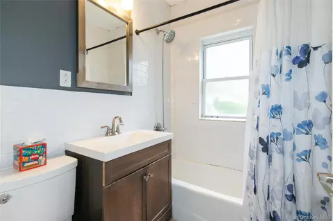 Bath - 367 Summit Ave, Cedarhurst, NY 11516 photo 1 of 3