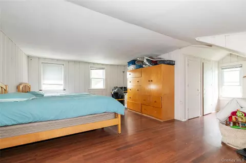 Bedroom - 367 Summit Ave, Cedarhurst, NY 11516 photo 3 of 4