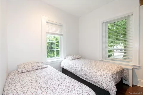 Bedroom - 367 Summit Ave, Cedarhurst, NY 11516 photo 2 of 4