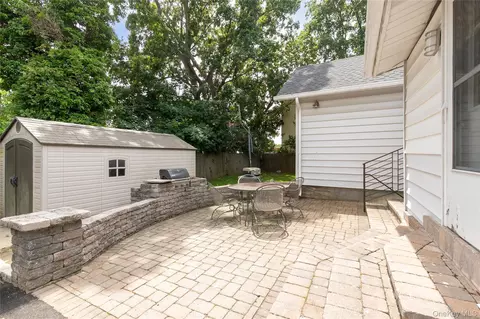 Exterior - 367 Summit Ave, Cedarhurst, NY 11516 photo 4 of 4