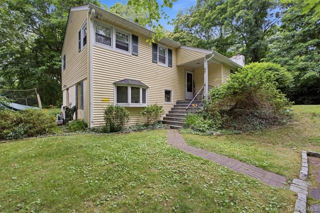 4 Lorraine Rd, Lewisboro, NY 10590