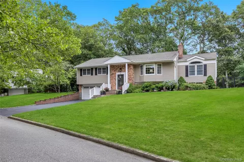 4 Long Hill Rd, Smithtown, NY 11787