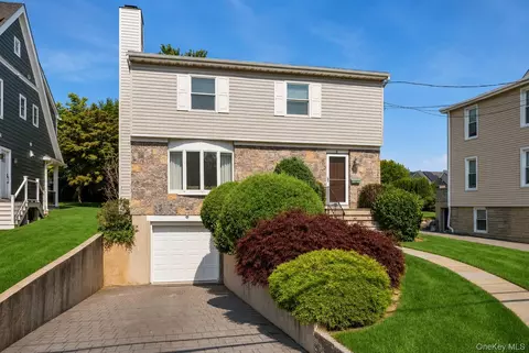 8 Ridge St, Eastchester, NY 10709