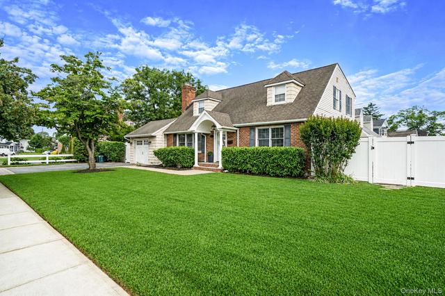 3438 Ella Rd, Wantagh, NY 11793