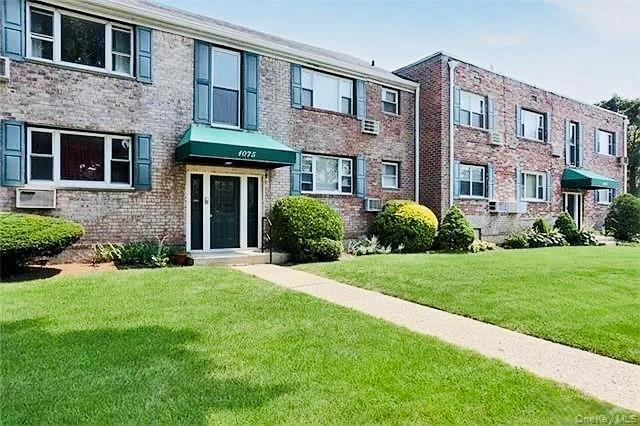 1075 Fenwood Dr # 3, Valley Stream, NY 11580