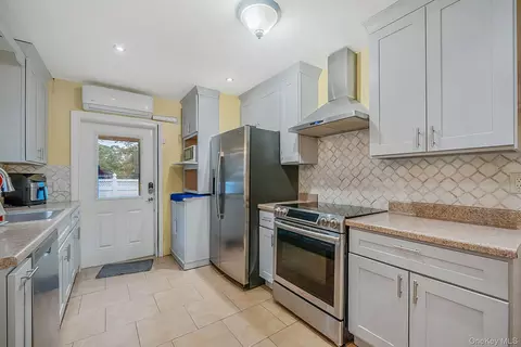 Other - 86 Jesse St, Freeport, NY 11520 photo 5 of 7