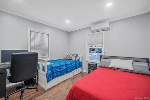 Bedroom - 86 Jesse St, Freeport, NY 11520 photo 6 of 11